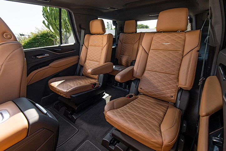 Detalles exclusivos al interior de tu Cadillac Escalade 2022 además de asientos en piel
