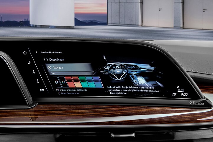 Panel de instrumentos con pantalla de 14 pulgadas a color reconfigurable en Cadillac Escalade 2022